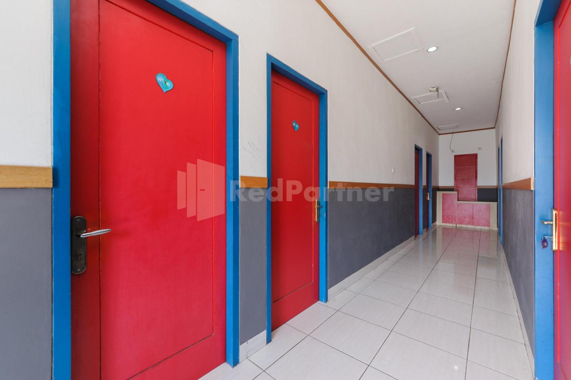 Ian Hotel Jaksa Mitra Reddoorz Yakarta Exterior foto