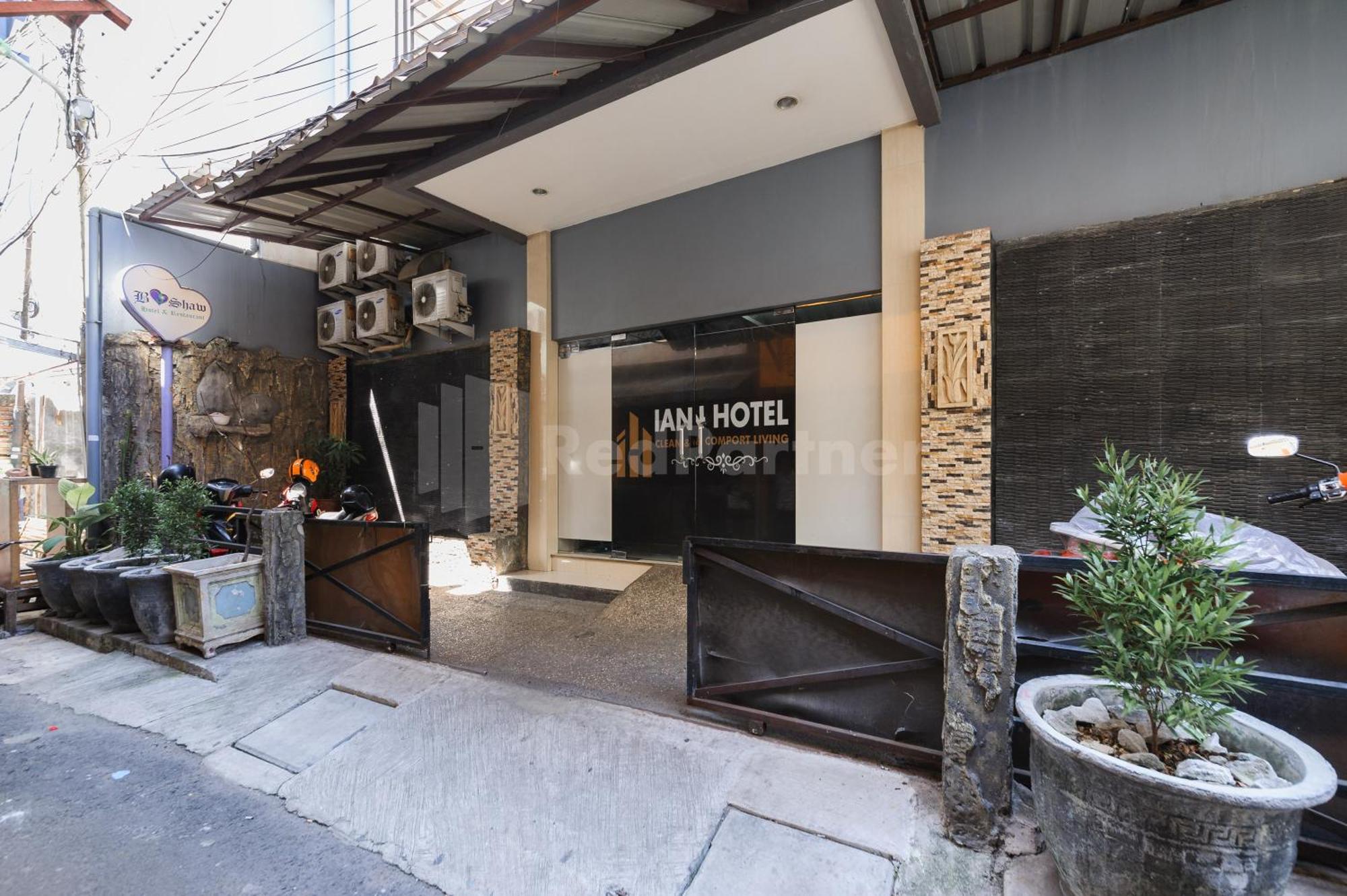 Ian Hotel Jaksa Mitra Reddoorz Yakarta Exterior foto